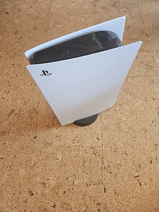 PlayStation 5 konsool (1 foto / 3)