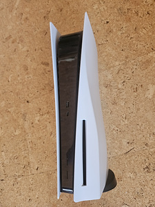 PlayStation 5 konsool (2 foto / 3)