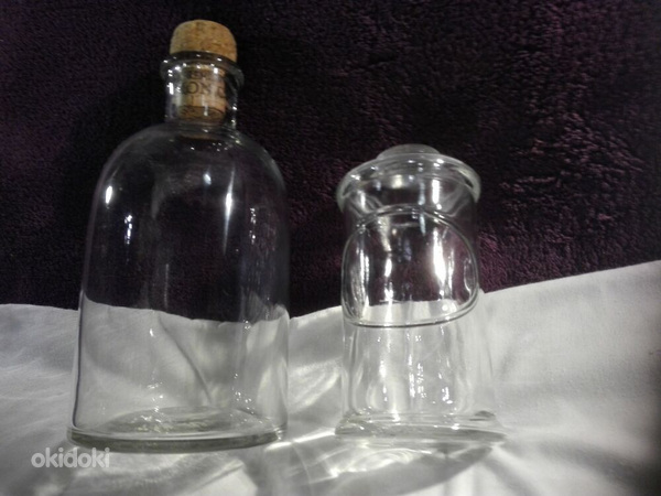 Крышка для специй и широкая бутылка. Из 1950-х, безупречные.