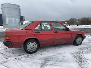 Mercedes-Benz 190E (5 foto / 12)