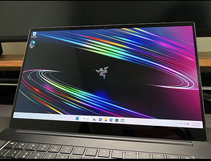 Razer Blade 15 base 4K (2020) (5 foto / 7)