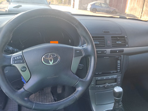 Totota Avensis 2.2 130 kw (2 foto / 6)