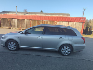 Totota Avensis 2.2 130 kw (3 foto / 6)