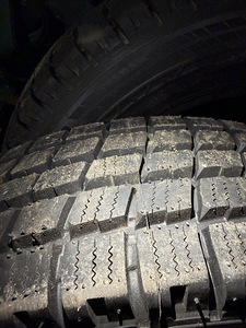 195/75/R16C UUS REHV M+S (2 foto / 3)