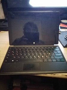 Microsoft Surface Pro (1-е поколение) (1 фото из 8)