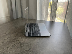 MacBook ( Retina, 12-inch, 2017) (2 foto / 7)