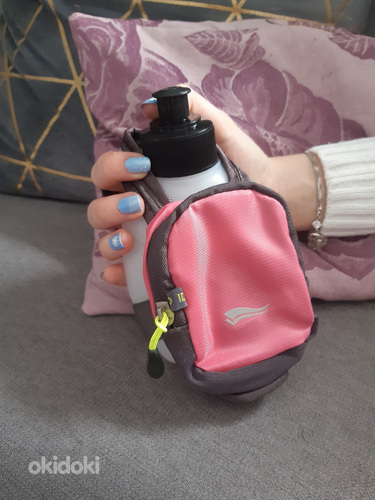 Бутылочка для питья и карман/сумка (фото #2)