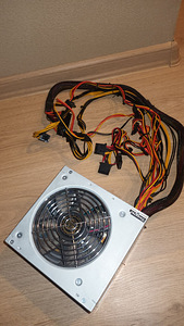 Chieftec Solid 700W 85% Эффективность (8 фото из 9)