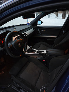 Продается BMW 325d 145кВт E90 M-пакет, механика (9 фото из 11)