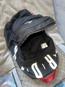 Seljakott Air Jordan (4 foto / 4)