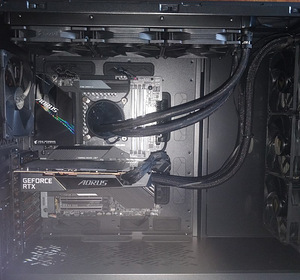 AORUS GeForce RTX 3090 Ti XTREME WATERFORCE 24G (4 фото из 5)