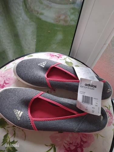 Тапочки adidas,40р