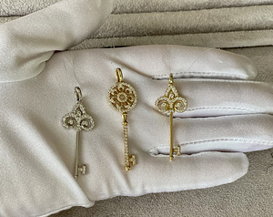 Ювелирные изделия (2 фото из 2)