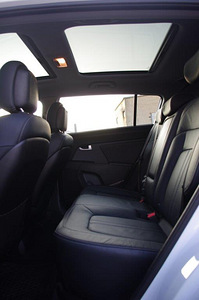 Kia Sportage 2.0 135kW (8 foto / 11)