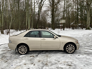 Lexus IS200 2005 LPG gaas (7 foto / 12)