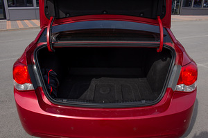 Chevrolet Cruze (6 foto / 9)