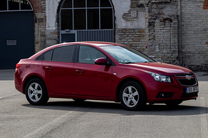 Chevrolet Cruze (2 foto / 9)