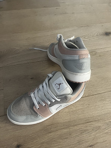 Продам Nike Air Jordan 1 (2 фото из 3)
