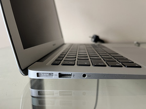 MacBook Air 13 2015 i7 250 ssd (6 foto / 10)