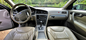 Volvo V70, 2006 автомат (2 фото из 14)