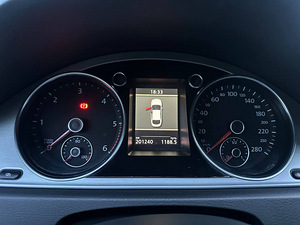 Volkswagen CC (8 фото из 10)