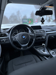 BMW 320d xDrive Advantage (7 foto / 7)