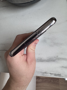 Samsung Galaxy S10 plus (8 фото из 9)