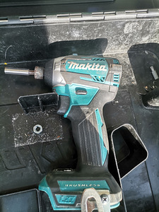 Makita dtd 154 (1 foto / 5)