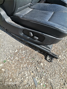 BMW e60. Nahkistmed (5 foto / 7)