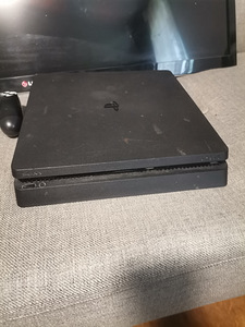 Sony PlayStation 4slim (6 foto / 9)
