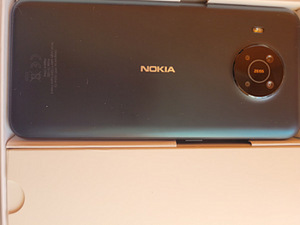 Mobiiltelefon Nokia X10 (1 foto / 3)