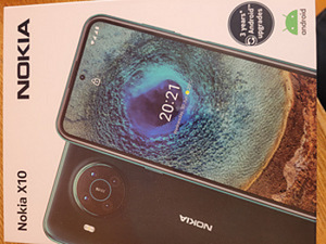 Mobiiltelefon Nokia X10 (2 foto / 3)