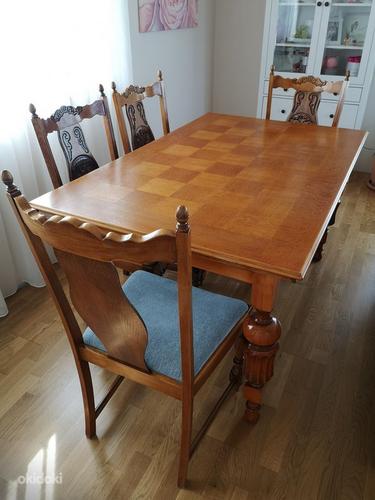 Старинный дубовый стол с 4 стульями (фото #1)