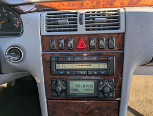 Mercedes-Benz E300TD (8 foto / 11)