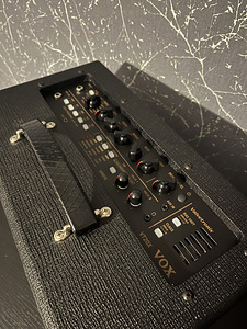 Гитарный усилитель VOX VT20X (4 фото из 5)