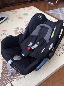 Maxi Cosi CabrioFix 0-13 kg (1 foto / 6)
