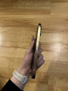 iPhone 13 Pro Max 256GB Gold. (4 foto / 7)