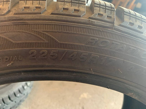 Шины для снегаШины для снегаRoadX RXFrost WH12 225/45/R17 (4 фото из 7)