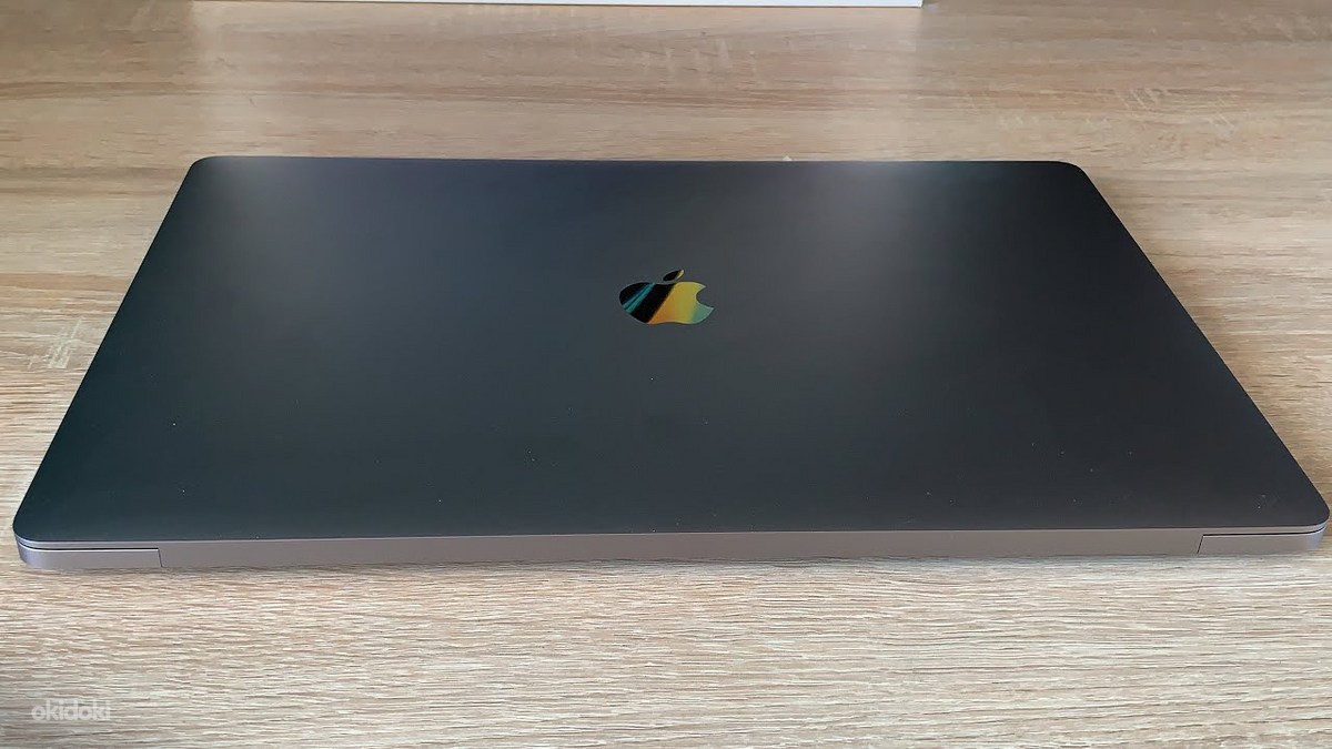 MacBook Pro 2019 i7 16GB 512GB (foto #1)