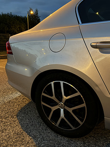Volkswagen Passat B7 1.6d 77kw (7 foto / 12)