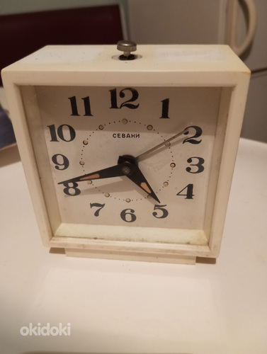 Продаю механические часы-будильник Севани (фото #1)