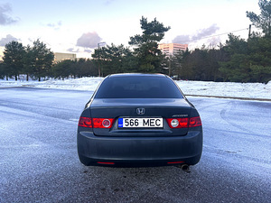 Honda Accord (7 foto / 15)