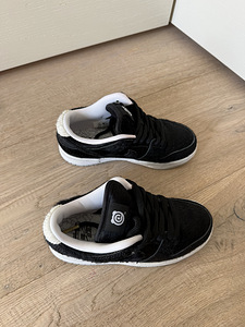 Nike & Bearbrick sneakers (6 foto / 7)