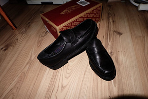 SALESMEN UUED NAHAST KINGAD s.42 STP 27,5 (1 foto / 3)
