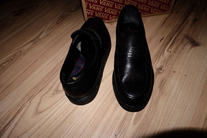 SALESMEN UUED NAHAST KINGAD s.42 STP 27,5 (2 foto / 3)