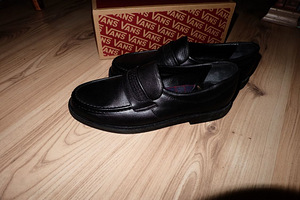 SALESMEN UUED NAHAST KINGAD s.42 STP 27,5 (3 foto / 3)