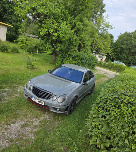 Mercedes-Benz w211