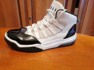 Nike Jordan (3 фото из 4)