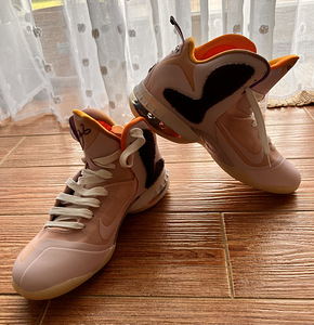Nike Air Jordan, LeBron James (3 foto / 6)
