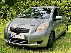 Renting Toyota Yaris (2 foto / 10)